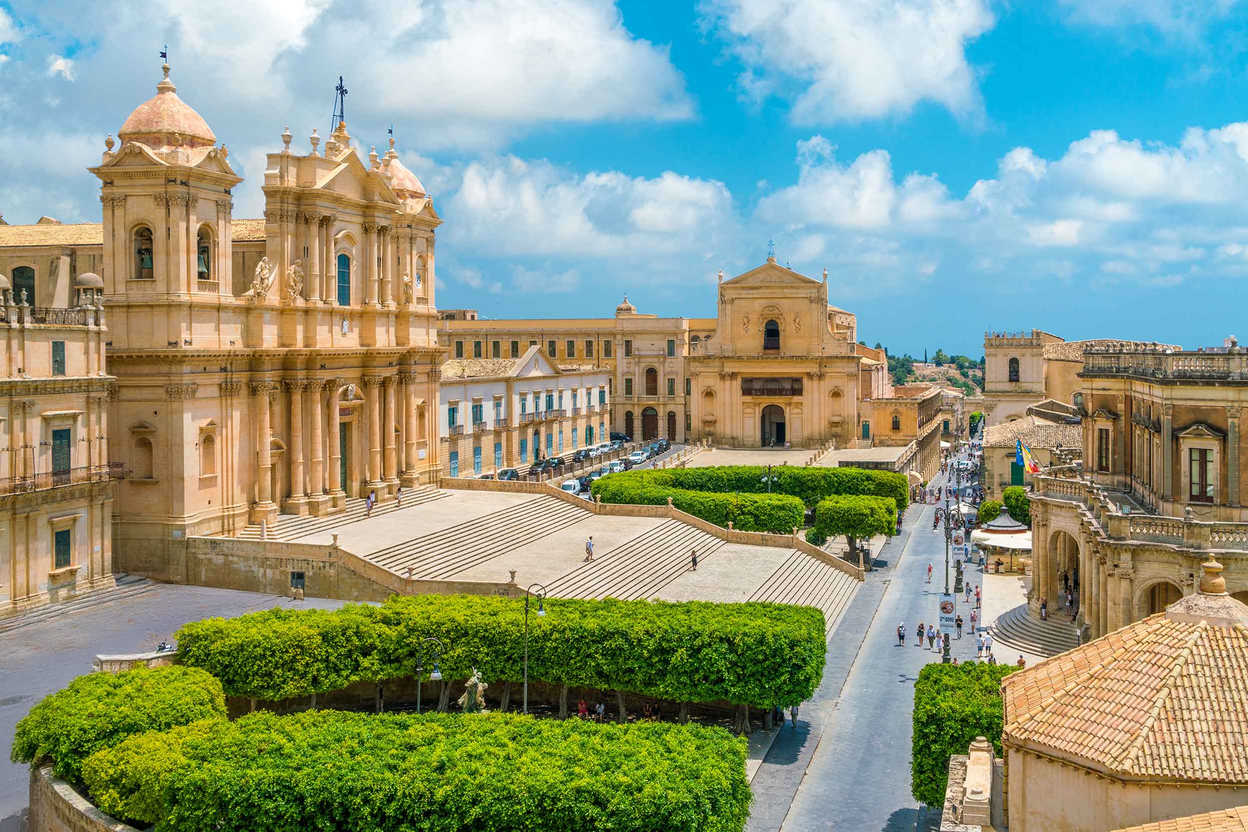 Duomo di Noto, esempio classico di Barocco Siciliano Duomo di Noto, esempio classico di Barocco Siciliano